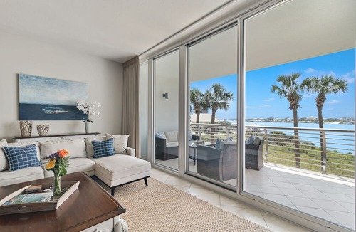 Orange Beach East Condo | Bella Luna 202 - Luxury Condo - walking distance to Flora Bama-Sleeps 8