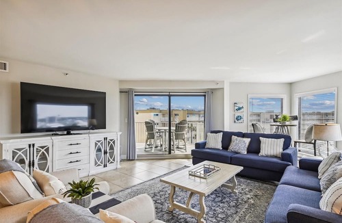 Holiday Isle Condo | IR 619 3 bed/2 bath. Unit comes with Free Beach Service