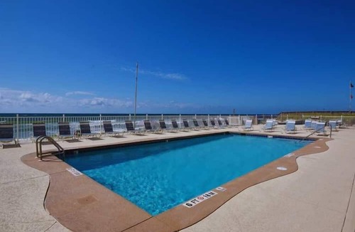 Gulf Shores Condo | 2BR Gulf-Front Condo w/beach equipment | Sleeps 7