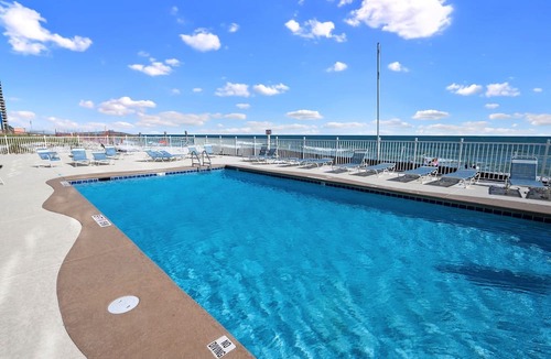 Gulf Shores Condo | 2BR Gulf-Front Condo w/beach equipment | Sleeps 7