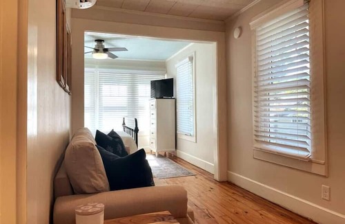 Hannon Park Apartment | Fresh & Comfy Studio Apartment w/Kitchenette