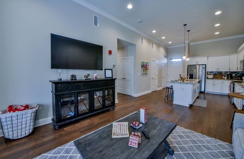 Tuscaloosa Condo | Bama Summit - Book for Football Season!
