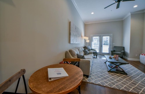 Tuscaloosa Condo | Bama Summit - Book for Football Season!