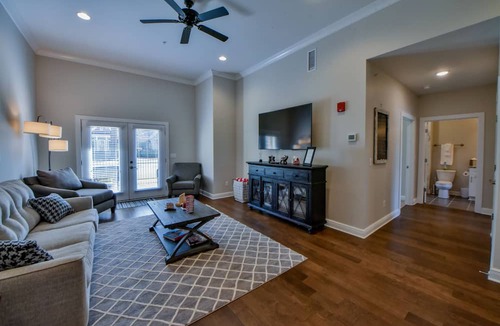 Tuscaloosa Condo | Bama Summit - Book for Football Season!