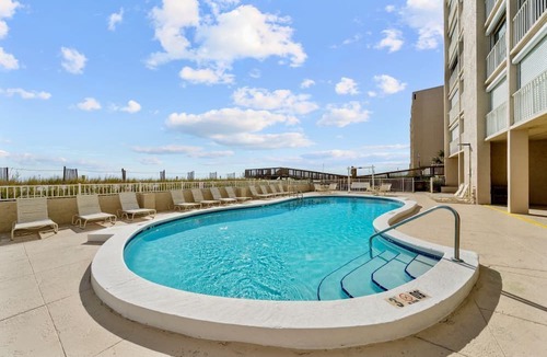 Gulf Shores Condo | EdgeWater 52- Sit on Your Balcony and Let Your Worries Wash Away with the Tide!