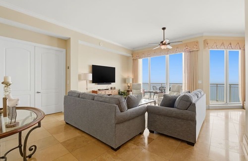 Ono Island Condo | Indigo East 2102 Penthouse-Private Poolside Cabana