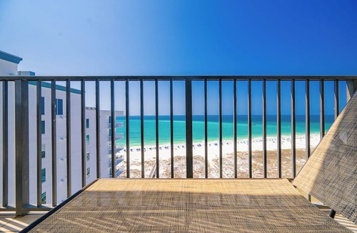 Orange Beach Condo | WEEKLY SPECIALS! Phoenix VIII 3BR Condo on the BEACH!
