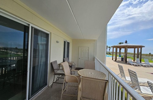 Dauphin Island Condo | Inn at Dauphin Island 109 Family Friendly Sleeps 8-Walk out to Pool and Beach