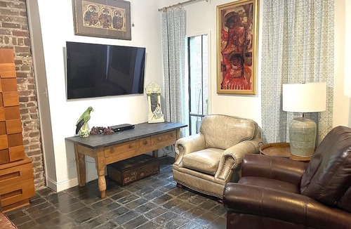 Central Business District Apartment | Beauty! 2BR 2Bath HISTORIC DOWNTOWN MOBILE Detonti Square district.
