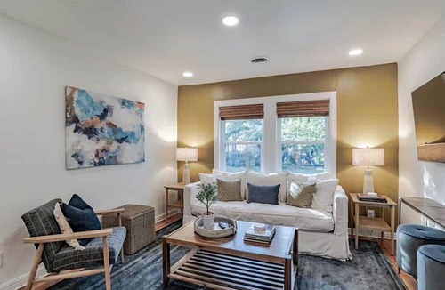 Hannon Park Apartment | Red Door Loft, Steps from Dauphin Street, Historic Mobile Boutique 2BR