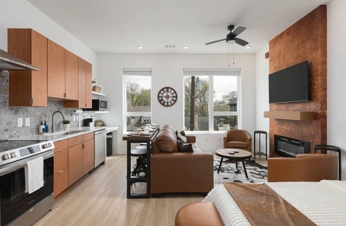 Talbot's Corner Apartment | Condo 3 miles to Downtown with Free Parking, Walk to Coffee