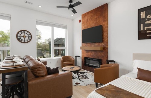 Talbot's Corner Apartment | Condo 3 miles to Downtown with Free Parking, Walk to Coffee