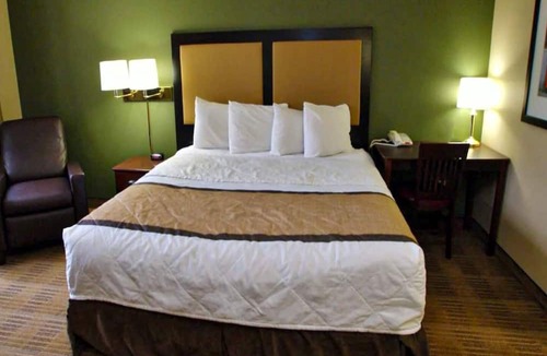 Huntsville Apartment | 1 Queen Bed | Non-Smoking, Kitchen