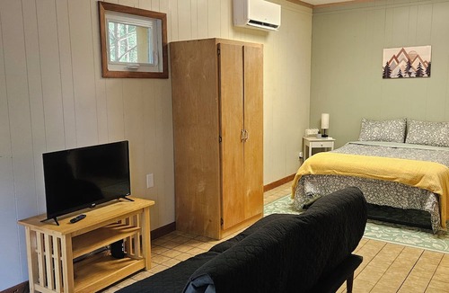 Rogersville Apartment | D'Fishermen Trail - Cool studio with AC in outdoorsy Rogersville