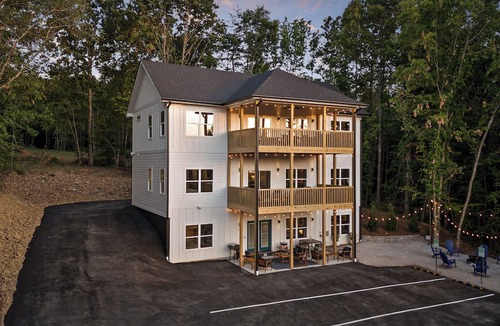 Rossville Apartment | Chatt Vistas-2bd2ba- Fire Pit Terrace - Theater - Sleeps8+