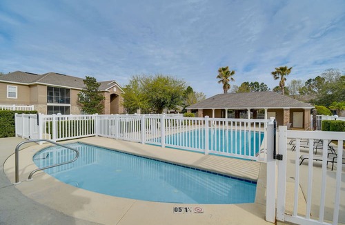 Foley Condo | Foley Condo w/Pool Access: 10 Mi to Gulf Shores!