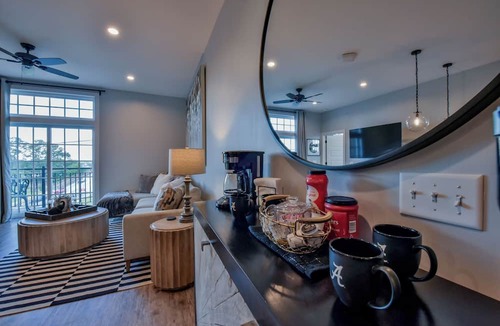 Tuscaloosa Condo | Airavata Corner! Steps away from Amphitheater and downtown!