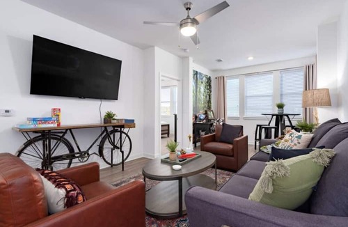 Pelham Apartment | Lux 2 BR w/private 2 bath Mins to Oak Mtn St Park