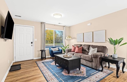 Roseville Apartment | Brand New! Lower Flat 1BR Near Downtown, Roseville