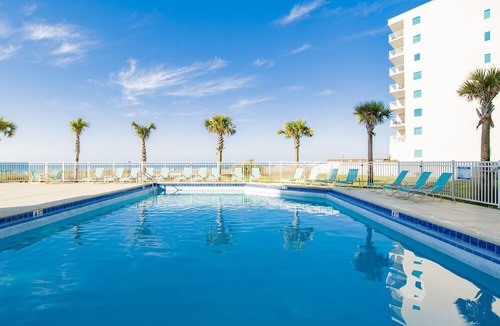 Ono Island Condo | July 8+9 Open*Oceanfront*Walkout Patio for EZ Access to Beach+Ocean+Pools