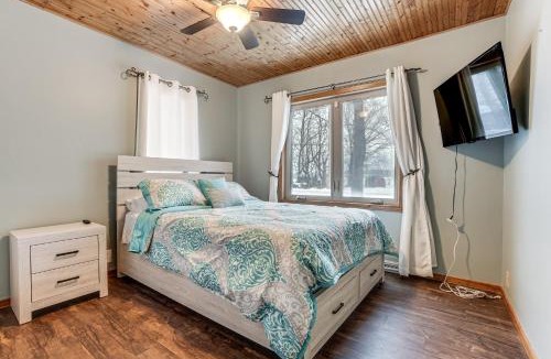 Paw Paw House | Lakefront Home w/Views, 7 Mi to Dtwn Paw Paw