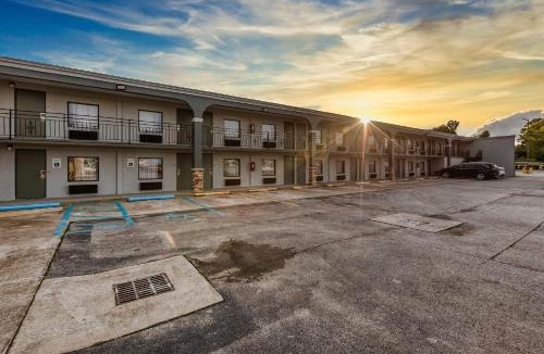 Decatur Hotel | Clarion Pointe Decatur River City