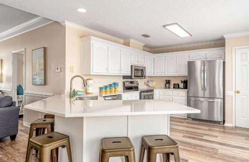Silver Cay House | Newly remodeled bay view home with high-speed WiFi central AC and gas grill