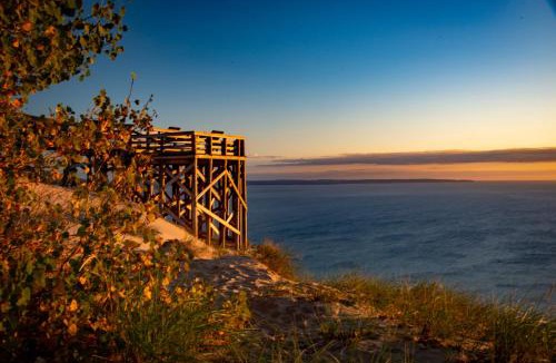 Acme Apartment | 1 Bedroom Condo Grand Traverse Resort in Williamsburg with GT Bay view