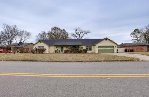 Decatur House | Pool & Large Covered Patio! Decatur Family Getaway
