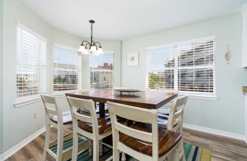 Gulf Shores Apartment | Blue Lagoon at Little Lagoon Resort by Youngs Suncoast
