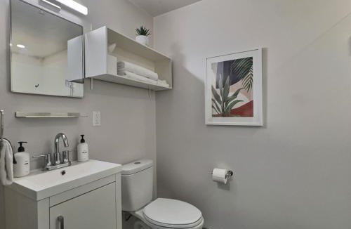 Five Points South Apartment | Modern Bham Getaway, Steps to Railroad Park and Eats