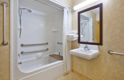 Marshall Hotel | Quality Inn Marshall near I-69