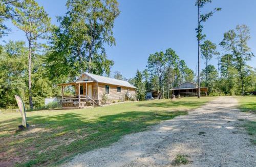 Abbeville House | Lake Eufaula Access: Cozy Wood Cabin w/Yard!