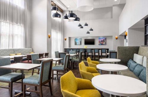 Crestline Heights Hotel | Hampton Inn & Suites Birmingham/280 East-Eagle Point