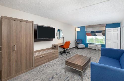 Fortson Hotel | Holiday Inn Express & Suites Columbus at Northlake by IHG