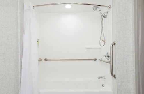 Gunter Afs Hotel | Holiday Inn Express Hotel & Suites Montgomery Boyd-Cooper Parkway by IHG