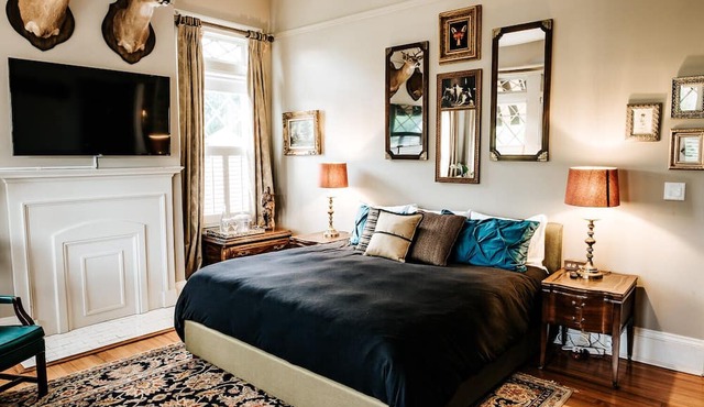 Heritage House Bed & Breakfast - Boutique Adults-Only Inn