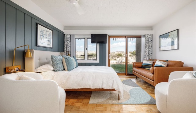 Glen Arbor Riverfront Retreat: Steps to Beach!