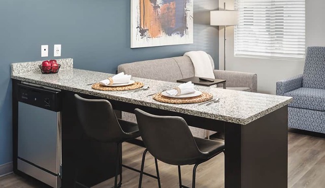 stayAPT Suites Cleveland