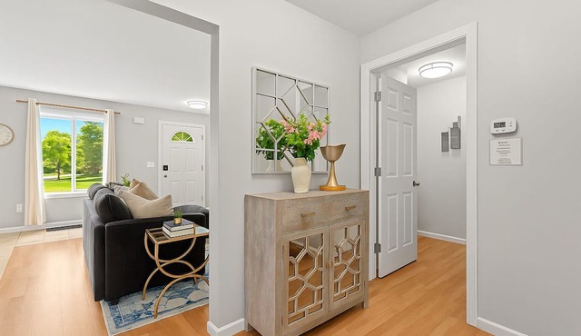 Cozy 2BR Condo in Great Location | King Bed