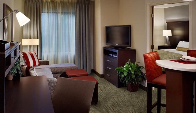 Free Wi-Fi, Free Breakfast + Indoor Pool