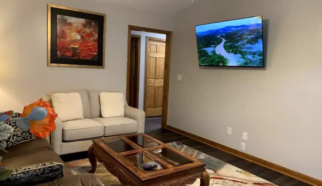 Lovely 2 Bedrooms 2 Bath Duplex in West Rome
