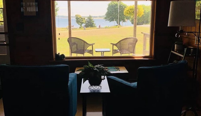 Mariner's Cottage - Newly remodeled across from Bayshore Beach Park
