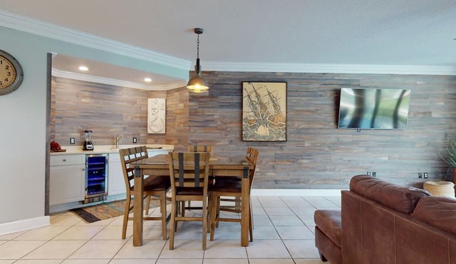 Brilliant Home w/Hot Tub & Indoor Pool near Beach