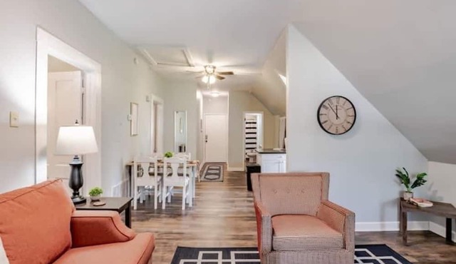 4 Units! Mins to Downtown&Dining - Dauphin Darling