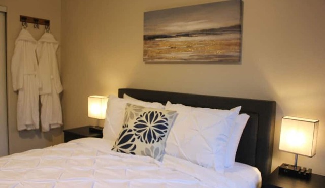 729 Keenway B · water view apartment in Kalamazoo