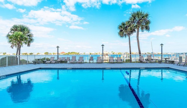 Sabine Yacht & Racquet #5F | Dazzling Views, Pool!