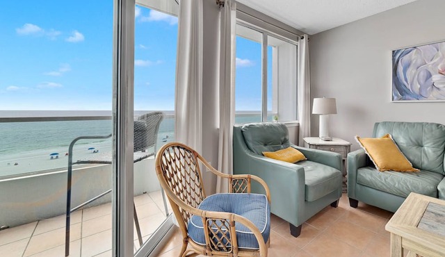 Silver Beach 503 | Gulf-Front + Pet-Friendly & Outdoor Pool