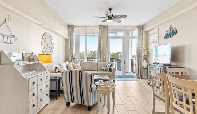 RARE! HUGE Balcony Overlooking Baytowne Wharf! Trop Pool, Hot Tub, Beach Tram