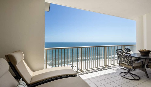 Avalon 2004, designated penthouse floor - Luxury Condo 20th floor K/Q/Twns